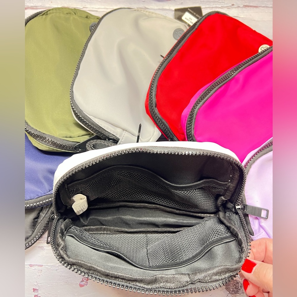 NAVY Lux-Lux Belt Sling Crossbody Bags Fanny Pack Travel Gift Giving NWT - Picture 6 of 14